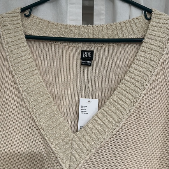 Urban Outfitters oversized crème vest. Size M/L. - Picture 4 of 6